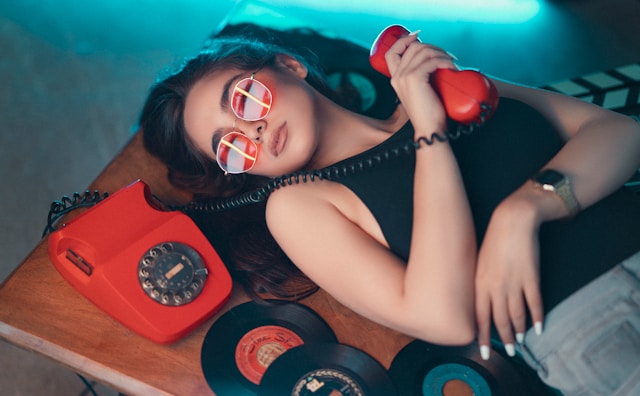 Modern essentials: Navigating work , play , and connectivity for a better creativity